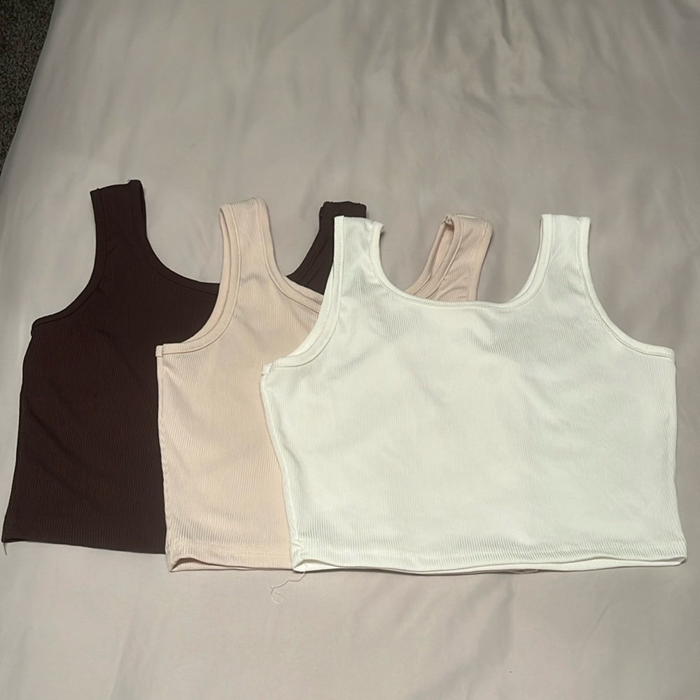 Cropped tank tops